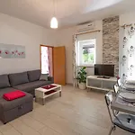 Sandra