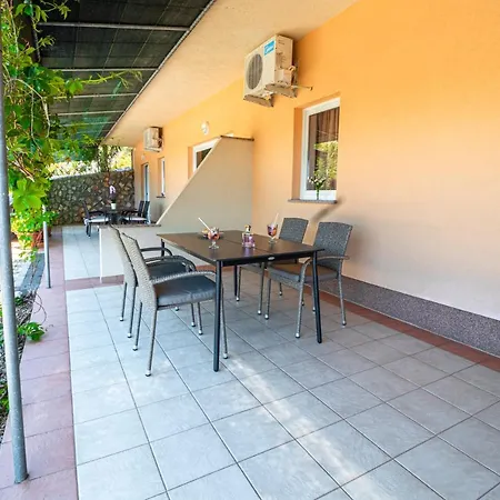 Apartman Apartments Sandra Kornic