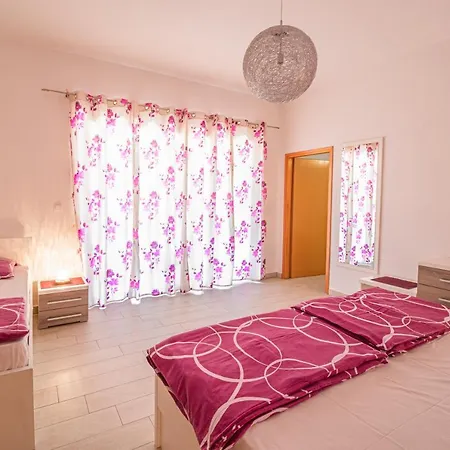 Apartman Apartments Sandra