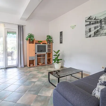 Apartments Sandra Apartman Kornic