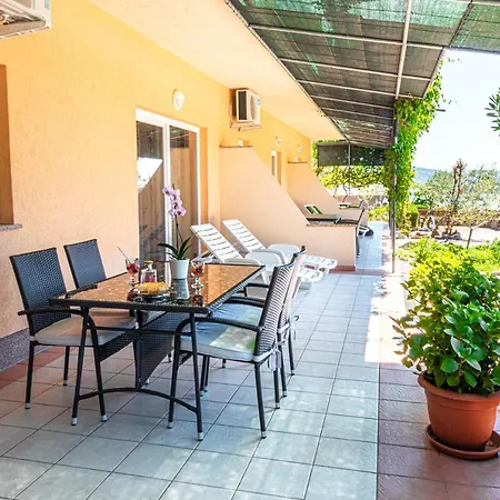Apartment Apartments Sandra