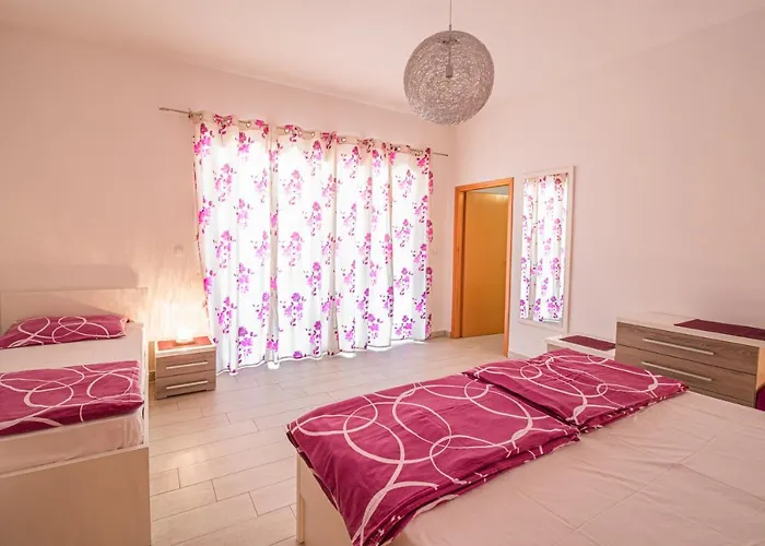 Apartment Apartments Sandra